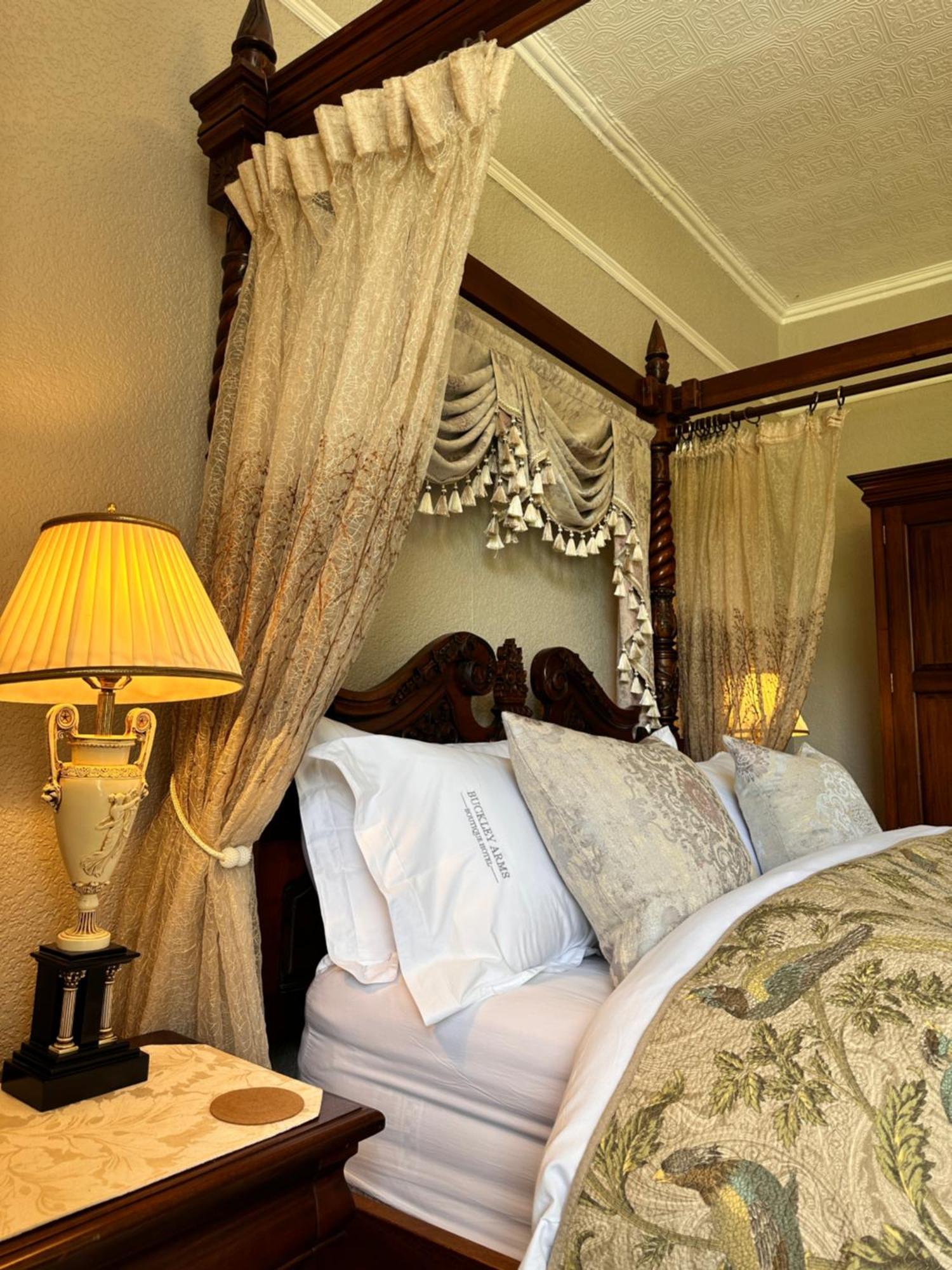 Hotel The Buckley Arms Dinas Mawddwy Esterno foto
